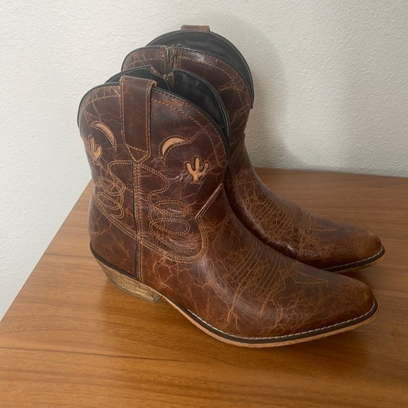 NWOT Dingo western womens boots size 8 with original box - Picture 1 of 11